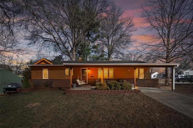 200 PARK Avenue, Belton, MO 64012