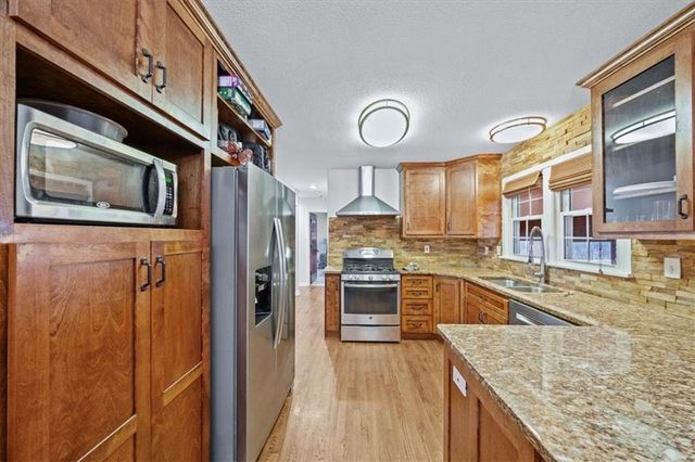 200 PARK Avenue, Belton, MO 64012