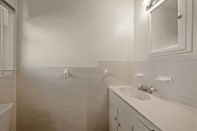 200 PARK Avenue, Belton, MO 64012