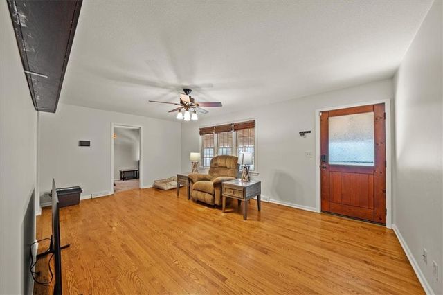 200 PARK Avenue, Belton, MO 64012