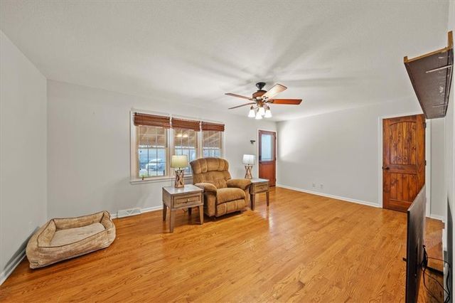 200 PARK Avenue, Belton, MO 64012