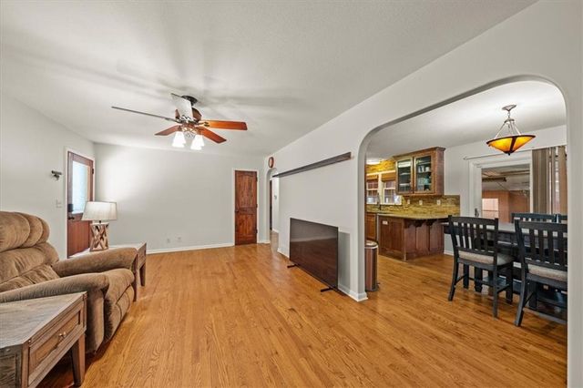 200 PARK Avenue, Belton, MO 64012