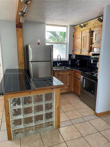 1801 S Treasure Dr 323, North Bay Village, FL 33141