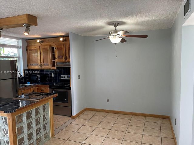 1801 S Treasure Dr 323, North Bay Village, FL 33141