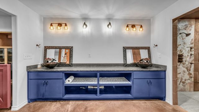 5500 County Road 302, Grandview, TX 76050