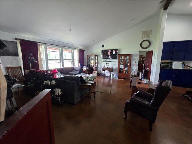 5500 County Road 302, Grandview, TX 76050