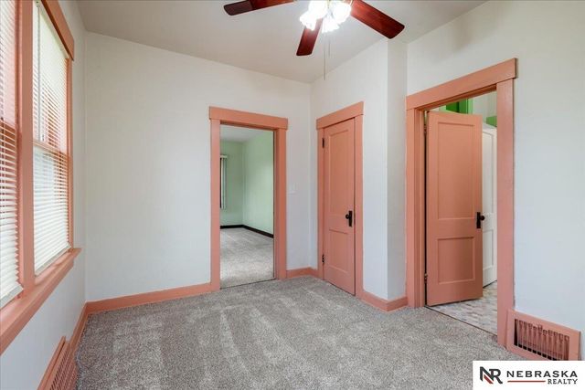 2244 S 33rd Street, Lincoln, NE 68506