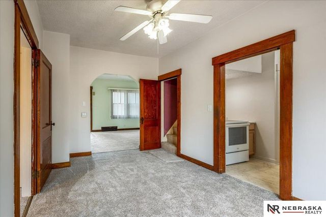 2244 S 33rd Street, Lincoln, NE 68506