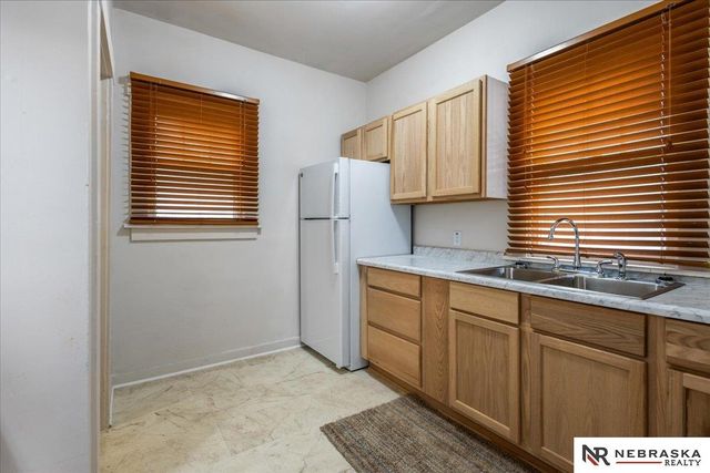 2244 S 33rd Street, Lincoln, NE 68506