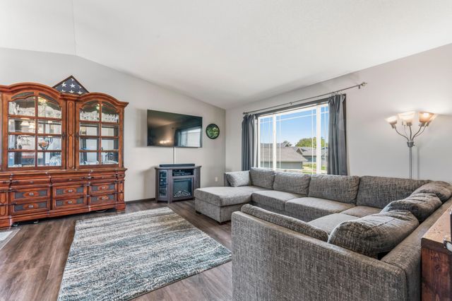 59 Southfork Place SE, Kasson, MN 55944