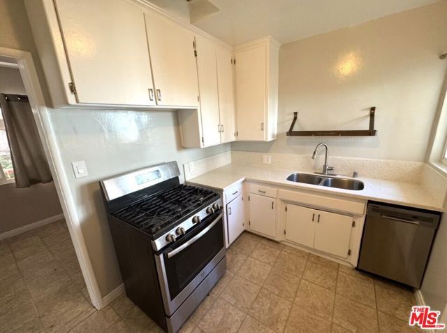 12206 Washington Place, Los Angeles, CA 90066
