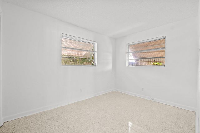211 Sunrise Avenue 5, Lantana, FL 33460