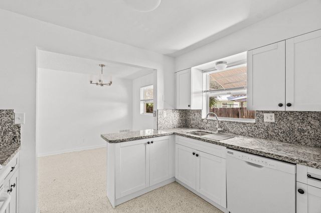 211 Sunrise Avenue 5, Lantana, FL 33460