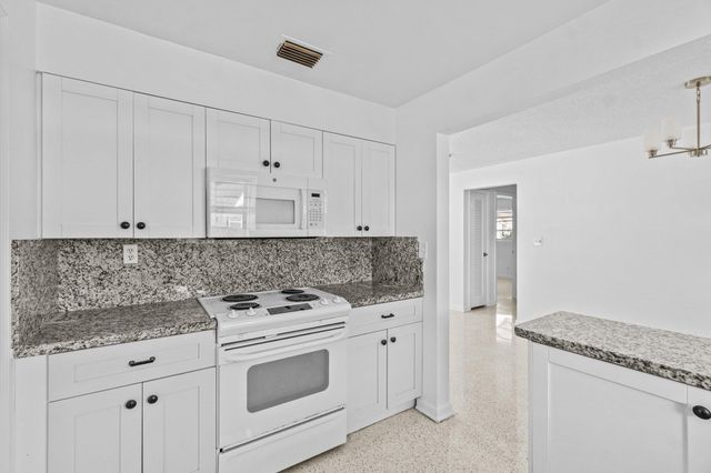 211 Sunrise Avenue 5, Lantana, FL 33460