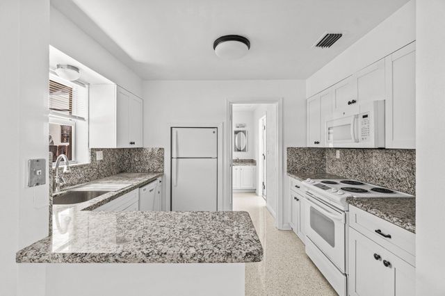 211 Sunrise Avenue 5, Lantana, FL 33460