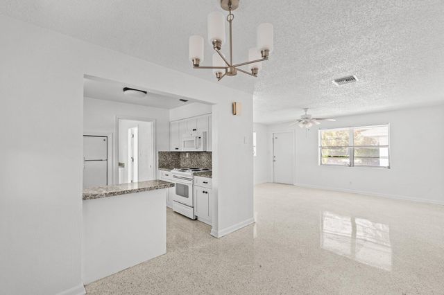 211 Sunrise Avenue 5, Lantana, FL 33460