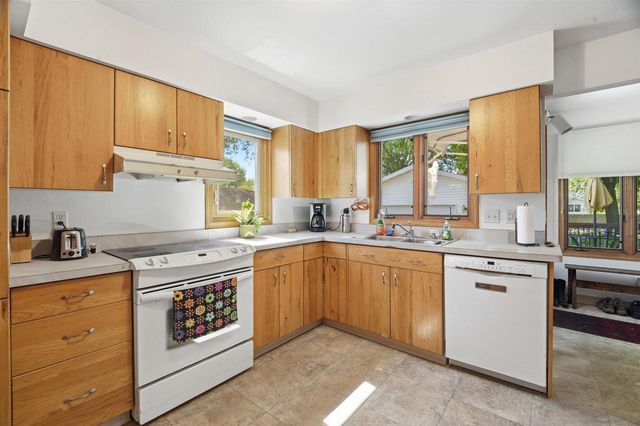 1341 OTTER AVENUE, Oshkosh, WI 54901
