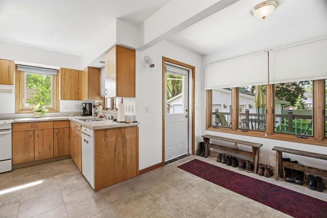 1341 OTTER AVENUE, Oshkosh, WI 54901