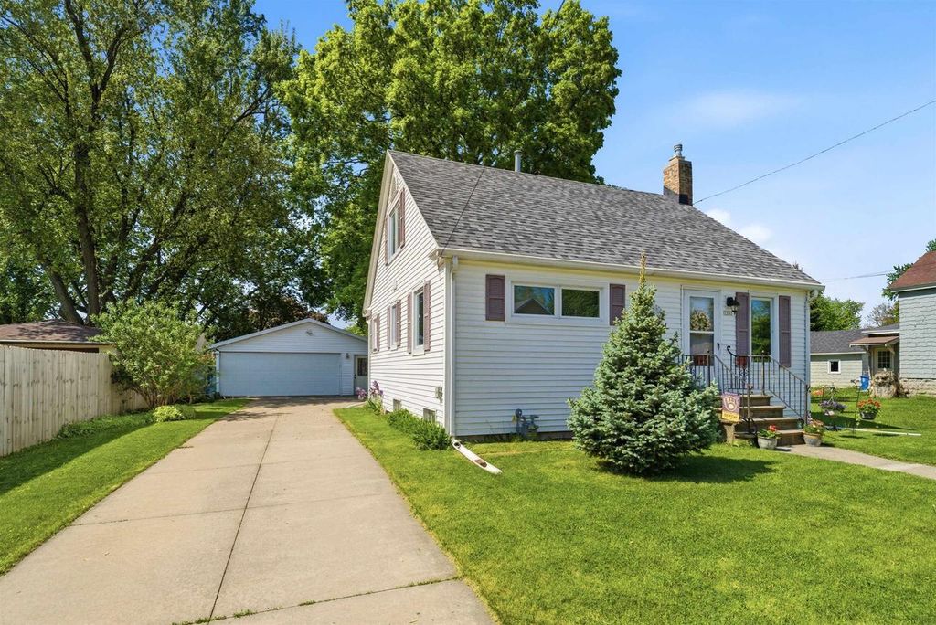 1341 OTTER AVENUE, Oshkosh, WI 54901