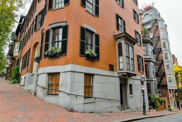 17 Willow Street 1, Boston, MA 02108