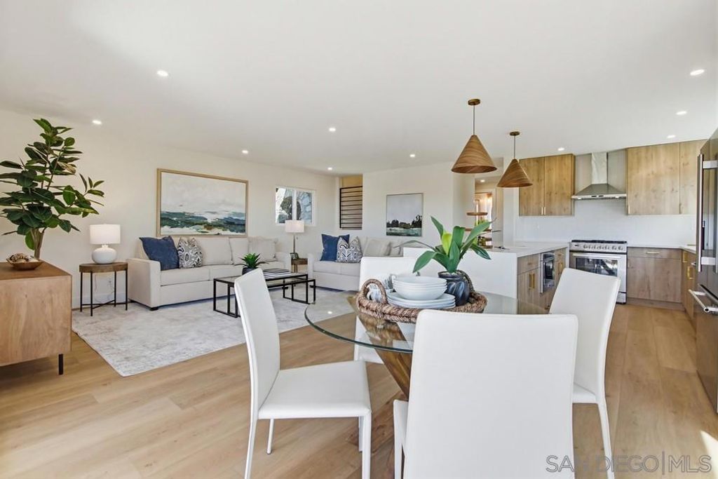 Image 11 of property listing at 2910 Erie St, San Diego, CA 92117