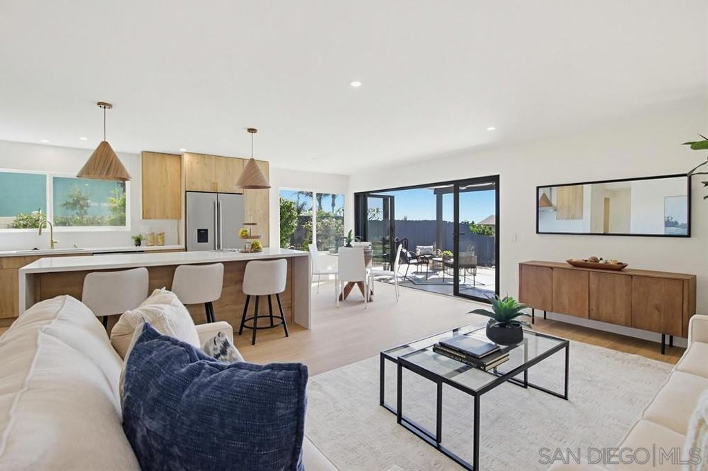 Image 12 of property listing at 2910 Erie St, San Diego, CA 92117