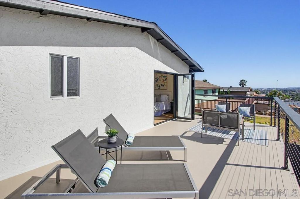 Image 20 of property listing at 2910 Erie St, San Diego, CA 92117