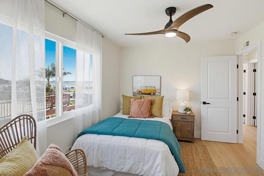 Image 26 of property listing at 2910 Erie St, San Diego, CA 92117