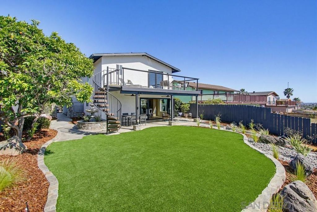 Image 28 of property listing at 2910 Erie St, San Diego, CA 92117