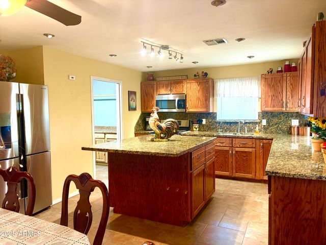 11820 N 30TH Drive, Phoenix, AZ 85029