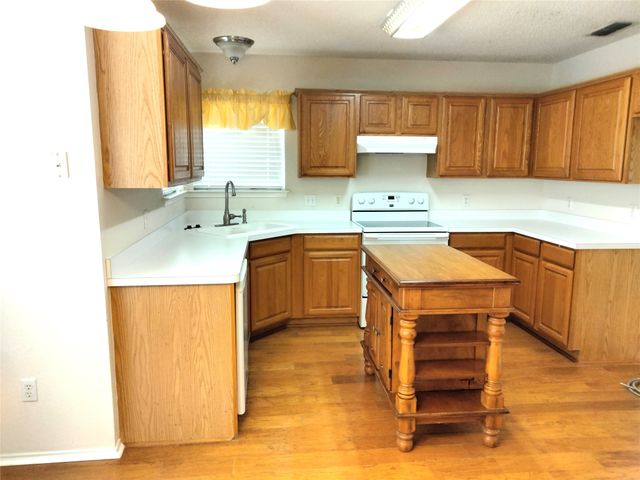 309 Odell Street, Cleburne, TX 76033