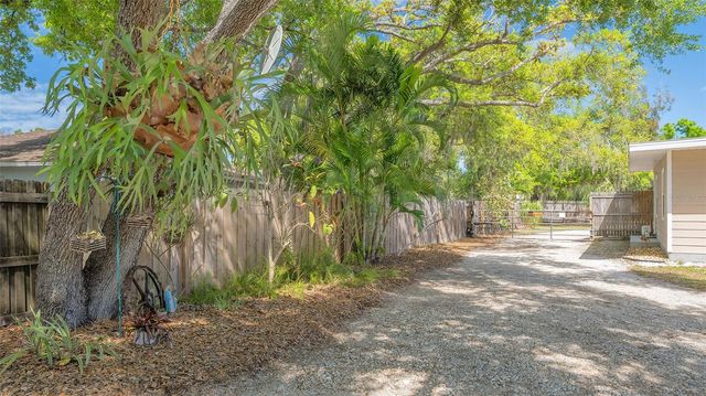 3818 GOCIO ROAD, Sarasota, FL 34235