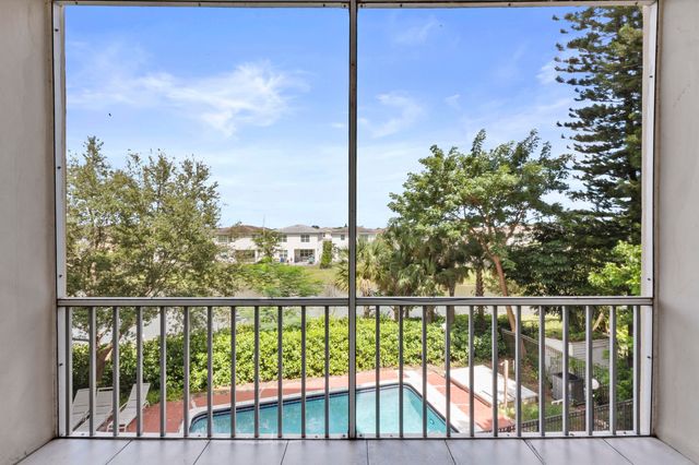 1101 Crystal Lake Drive 309, Deerfield Beach, FL 33064