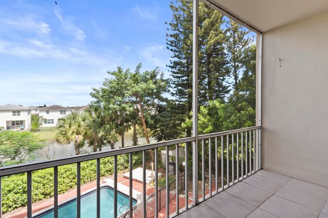1101 Crystal Lake Drive 309, Deerfield Beach, FL 33064