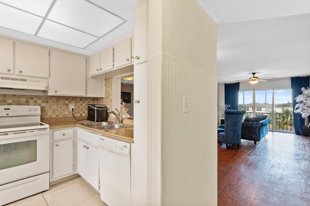 1101 Crystal Lake Drive 309, Deerfield Beach, FL 33064