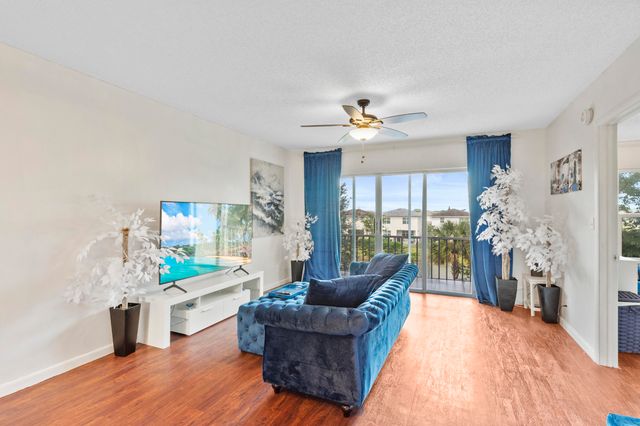 1101 Crystal Lake Drive 309, Deerfield Beach, FL 33064