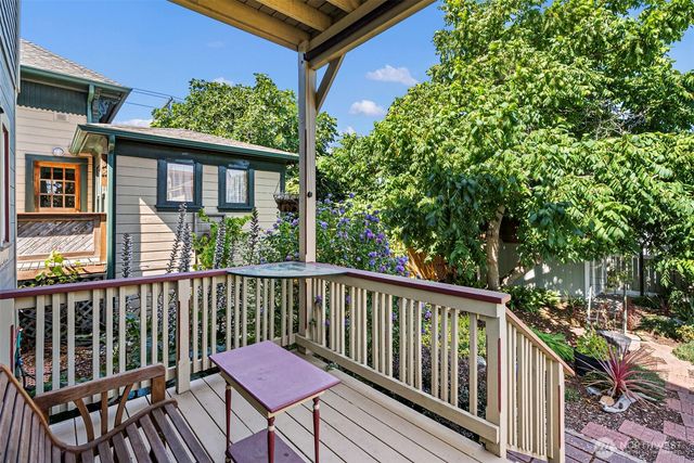 530 Adams Street, Port Townsend, WA 98368