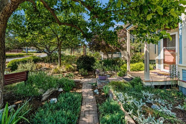 530 Adams Street, Port Townsend, WA 98368