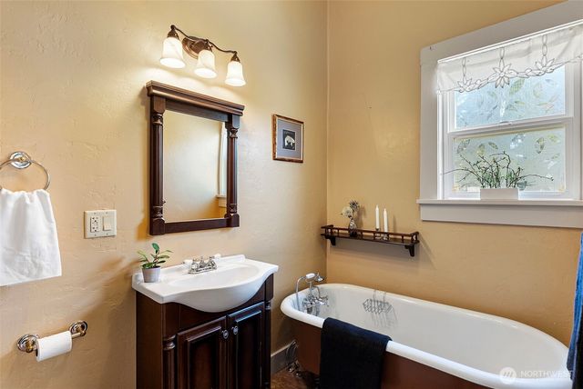 530 Adams Street, Port Townsend, WA 98368