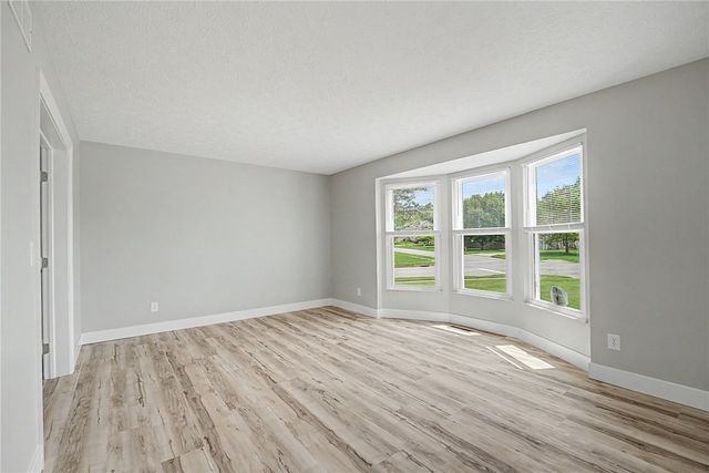 1933 Glen Meadow Way, Beavercreek, OH 45432