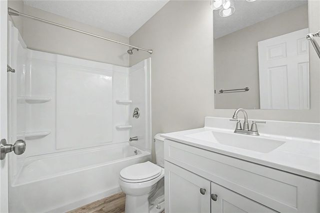 1933 Glen Meadow Way, Beavercreek, OH 45432