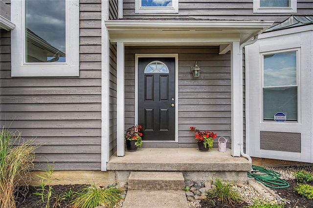 1933 Glen Meadow Way, Beavercreek, OH 45432
