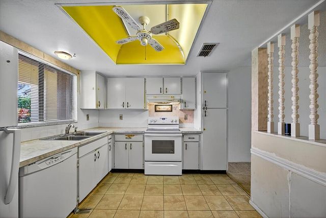 2561 OAKLEAF LANE 40B, Clearwater, FL 33763