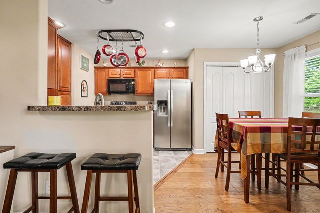 502 Poplar Bnd, Dickson, TN 37055
