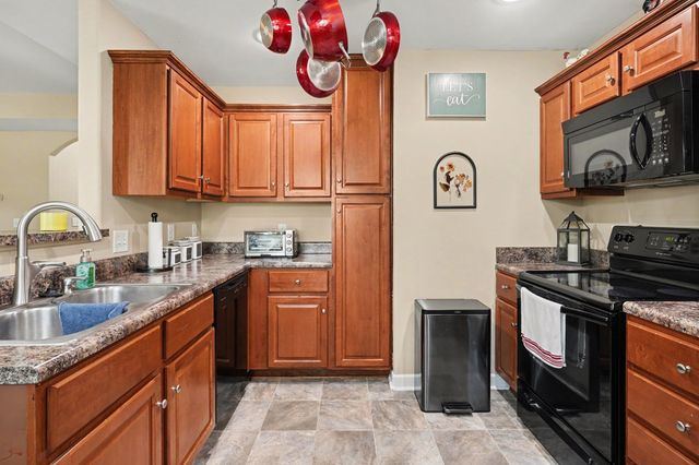 502 Poplar Bnd, Dickson, TN 37055