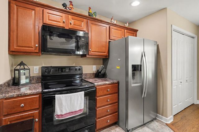 502 Poplar Bnd, Dickson, TN 37055