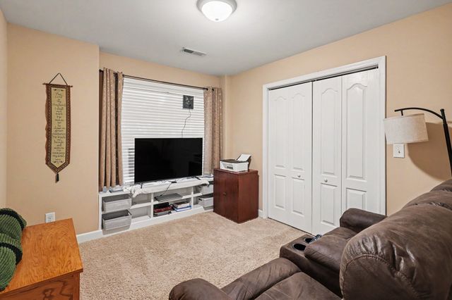 502 Poplar Bnd, Dickson, TN 37055