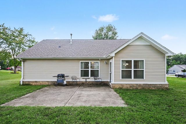 502 Poplar Bnd, Dickson, TN 37055