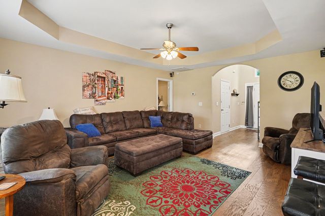 502 Poplar Bnd, Dickson, TN 37055