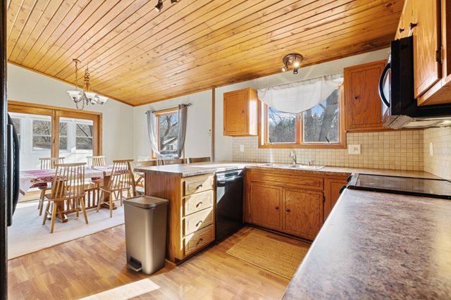 15165 Ellen Circle SE, Prior Lake, MN 55372